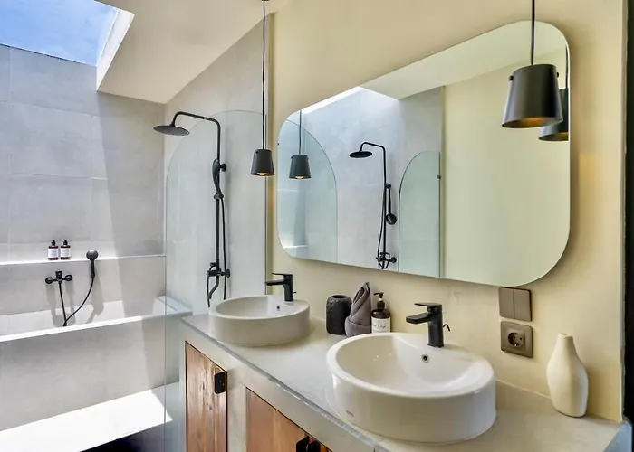 Mao Brand New 3br Ac Living At Pererenan *