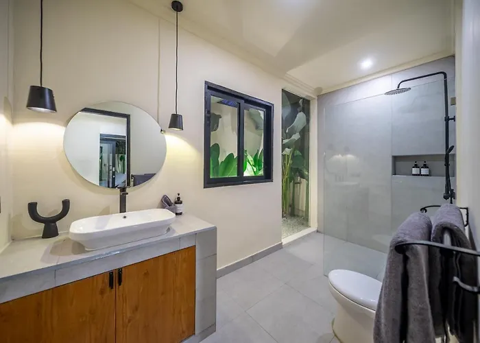 Mao Brand New 3br Ac Living At Pererenan Villa